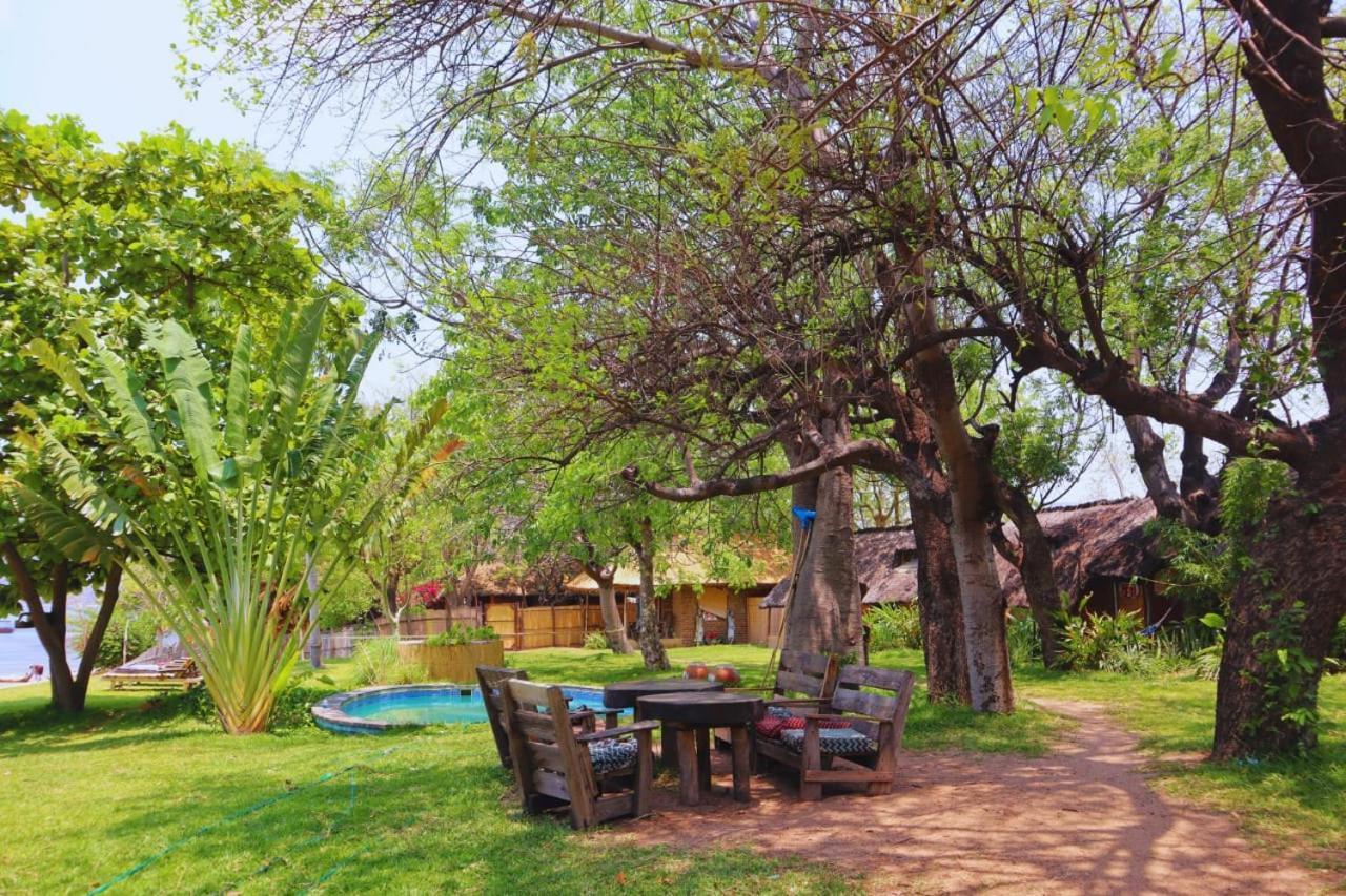 Mgoza Lodge Cape Maclear Exterior photo