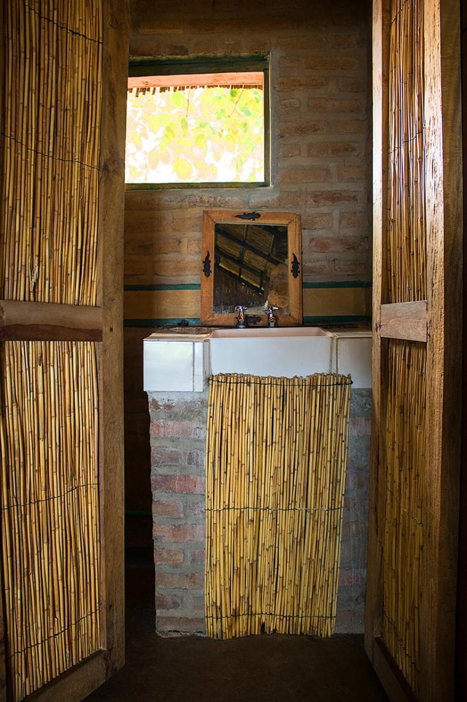 Mgoza Lodge Cape Maclear Room photo