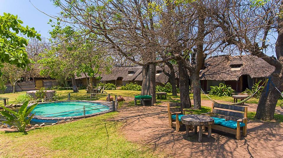 Mgoza Lodge Cape Maclear Exterior photo