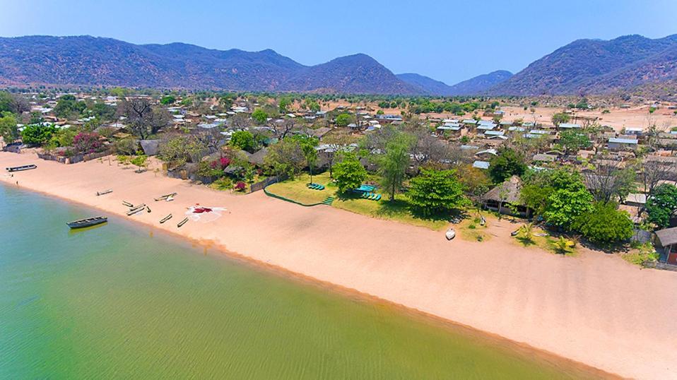 Mgoza Lodge Cape Maclear Exterior photo